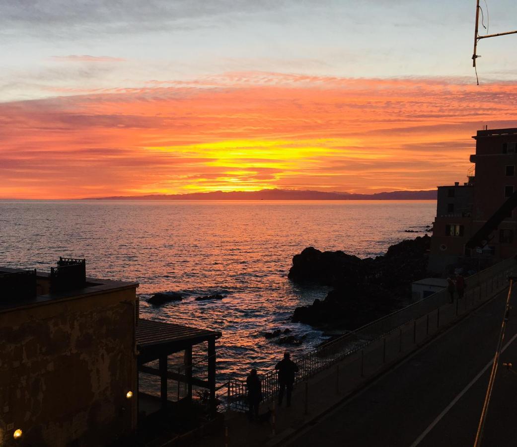 Romantic Sea View Flat In Genova Kültér fotó